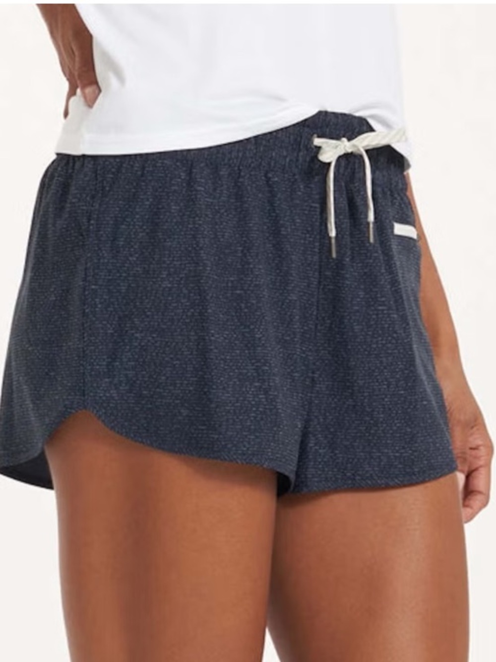Vuori Clementine 2.0 Running Shorts - 2.5” inseam Navy Dash Print - Women's XS